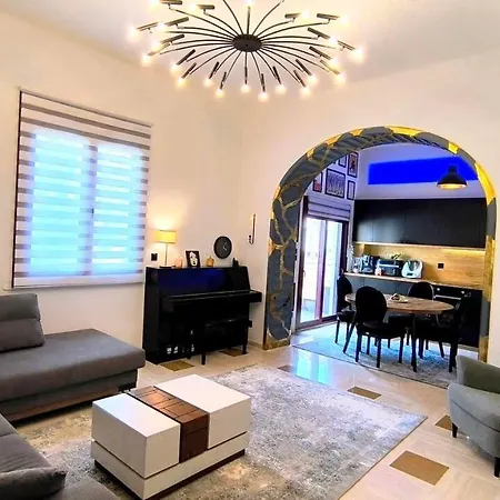 Casa Aurea דירה *